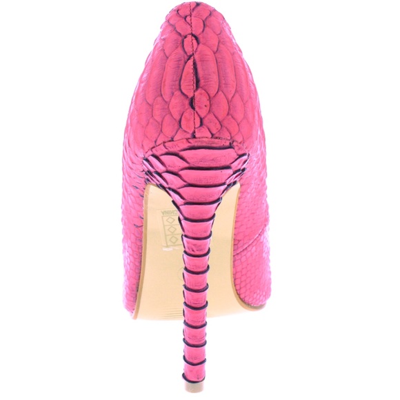 Callie Pink Textured Crocodile Pump - Picture 3 of 5